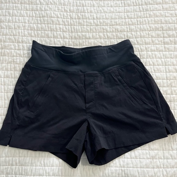 Athleta Trekkie North Short- Black - Picture 1 of 5